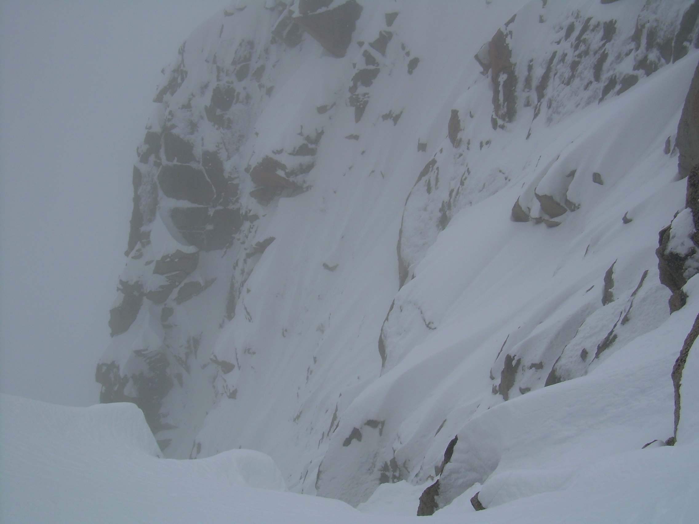 Dangerous gully, Cosmiques Arete.JPG